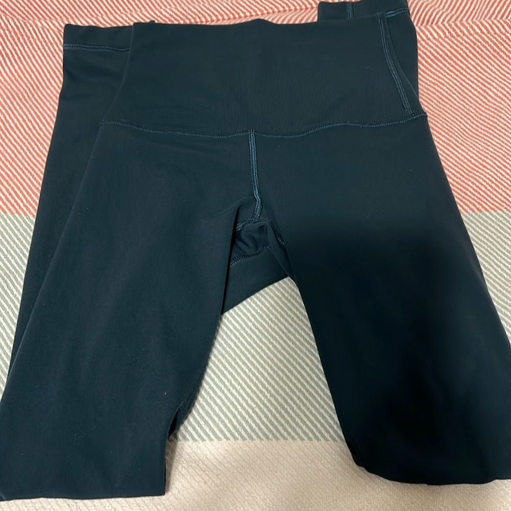 Green Lululemon 28” Align Leggings - LIKE NEW!